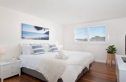 Fingal Bay Villa | Aloha Beach House - close to beach
