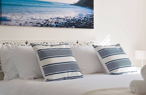 Fingal Bay Villa | Aloha Beach House - close to beach