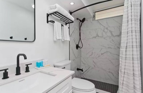 Waikiki Apartment | Aloha Suite Near the Sea IV, 3 Block Walk to Beach