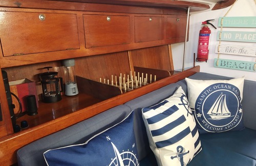 Faro Boat Rental | Alojamento Barco Casa Ancorado no Coração da Ria Formosa em Faro