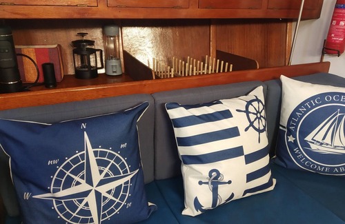 Faro Boat Rental | Alojamento Barco Casa Ancorado no Coração da Ria Formosa em Faro