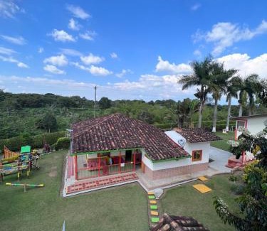 Montenegro Hotel | Alojamiento Campestre Hawaii