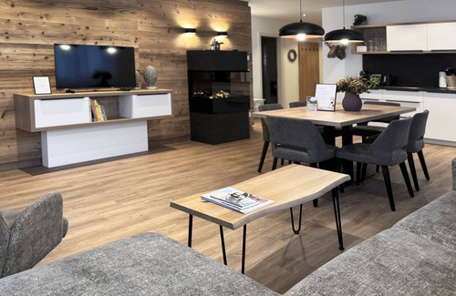 Damuels Apartment | Alpenstolz #4.06 Alpin mit Coolfire