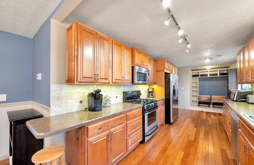 Johns Creek Cottage | Alpharetta Family Cottage - Near Avalon With Easy Access To Rt 400