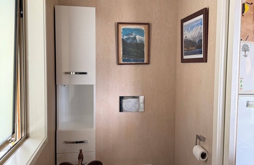 Wanaka Cabin | Alpine Cabin in Wanaka, walking distance to town but rural setting.