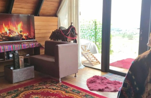 Latacunga Ski Chalet | Alpine cabin with jacuzzi overlooking the mountains