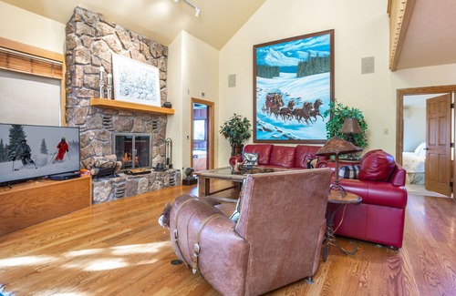 Beaver Creek House | ALPINE MANSION, 8BR + LOFT BR SLEEPS 24 HUGE 8000 sq ft EXCLUSIVE BEAVER CREEK!