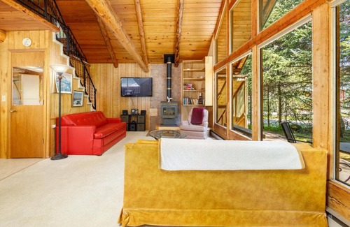 Alyeska House | Alpine Meadows Log Cabin