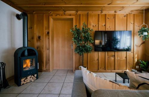 Schwanden bei Brienz Apartment | Alpine Oasis in Schwanden next to Brienz