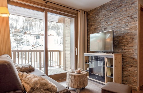 Tignes Apartment | Alpine Stay w/Spa + Views