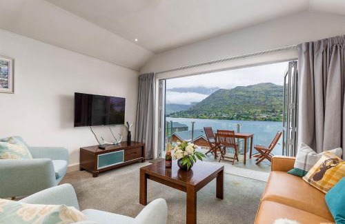 Queenstown Apartment | Alpine Village - 2 Bedroom Executive Apartment