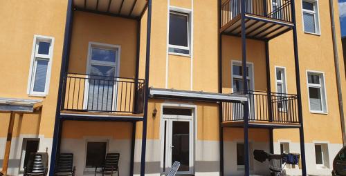 Lychen Apartment | Alt-Berliner Schwanenhof - Ferienwohnungen Lychen