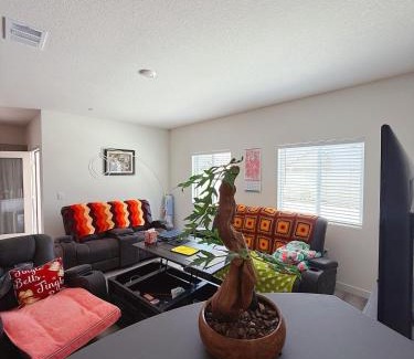 Elk Grove Villa | ALTA Elk Grove Stylish Retreat