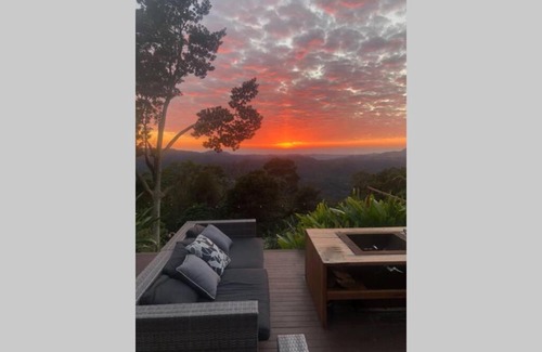 Main Arm House | Altitude 261