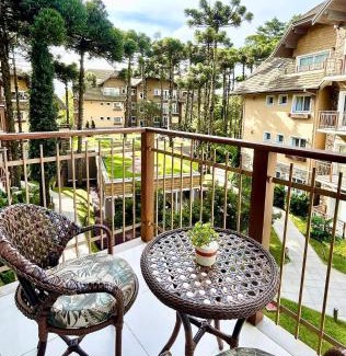 Carniel Apartment | Alto Padrão com lareira, piscina e vista incrível