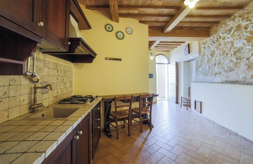 Bovara House | Alvavista1 apartment with pool, 20 minutes drive from Assisi center