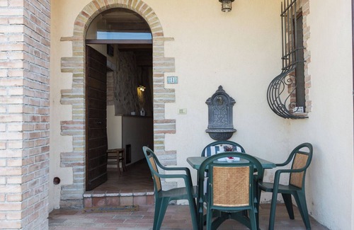 Bovara House | Alvavista1 apartment with pool, 20 minutes drive from Assisi center