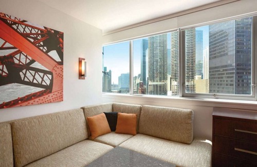 Downtown Chicago Resort | Always a Great Idea To Unwind! Near Chicago Tribune Tower, Pets are Allowed