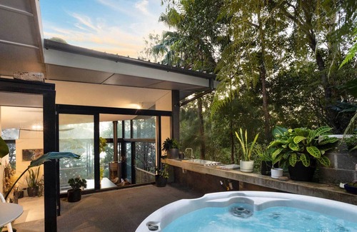 Newport House | Alya House: The Luxury Pet-Friendly Accommodation with Private Beach