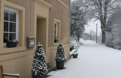 Ralingen Apartment | Am Mühlenbach 6-bed holiday apartment, bath/toilet - holiday apartments in the Sauer Valley