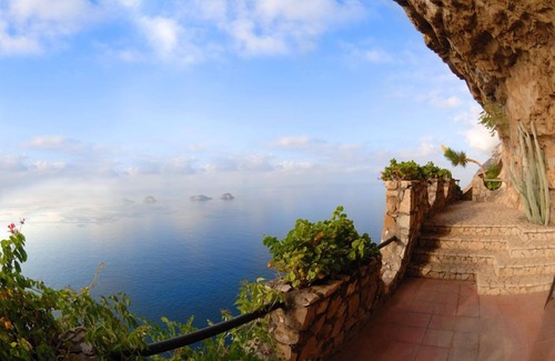 San Pietro Villa | Amalfi Coast SEAFRONT Villa carved into the cliff,Private Pool,Cave-Bar,Hot-Tub