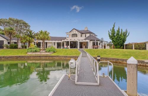 Pauanui House | Amalfi - Pauanui Holiday Home