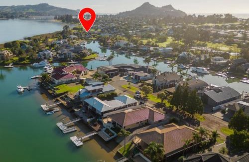Pauanui House | Amalfi - Pauanui Holiday Home