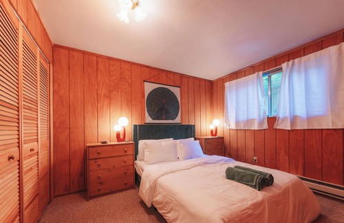 Gold Bar Cabin | Amanita- Riverfront wellness cabin with hot tub & sound bath room!