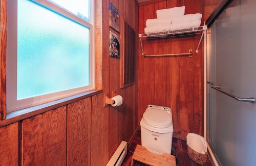 Gold Bar Cabin | Amanita- Riverfront wellness cabin with hot tub & sound bath room!