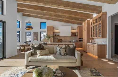 Park City Villa | Amanti Lago Luxury Home - Lake and Mountain Views Near Deer Valley