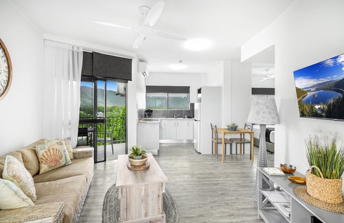 Trinity Beach Hotel | Amaroo at Trinity