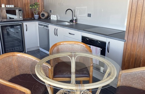 Collinsvale Other | Amaroo with a view set on a 50 acre hobby farm . Modern Deluxe Queen Studio.