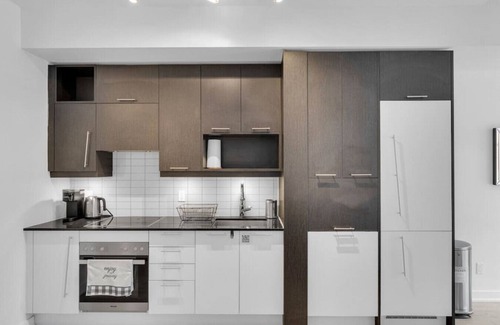 Downtown Toronto Hotel | Amazing 1BR - 5 min to CN Tower & Convention Centre