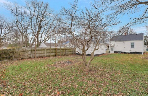 Decatur House | Amazing 2 Bedroom, Pet Friendly Home in Quiet Area