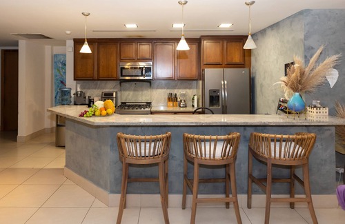 El Palmar Condo | *Amazing 2-level Penthouse w/Rooftop @ Casamar*