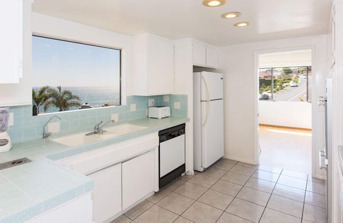 Malibu Villa | Amazing 3000 sqft Panoramic Ocean View Villa Steps to Beach, sleeps 12