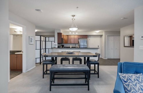 East Kootenay Condo | AMAZING 3Br Condo | Heated Pool & Hot Tub | Hm Theatre | Fire Table | Pool Table