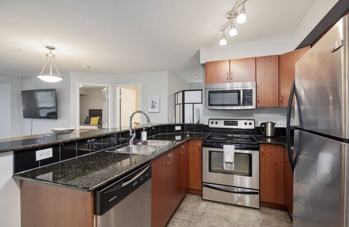 East Kootenay Condo | AMAZING 3Br Condo | Heated Pool & Hot Tub | Hm Theatre | Fire Table | Pool Table