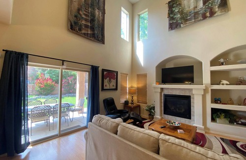 Taylor Ranch House | Amazing 4-bedroom: AC, WiFi, 2 car garage with river view in NW Albuquerque