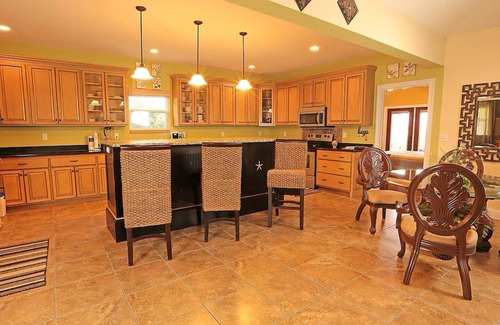Starke House | Amazing 4 Bedroom Lake Front Home on Kingsley Lake with Screened in Patio