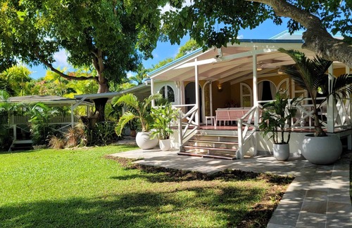Speightstown Villa | Amazing 5 bedroom villa 4 min walk to Mullins beach with private garden and pool