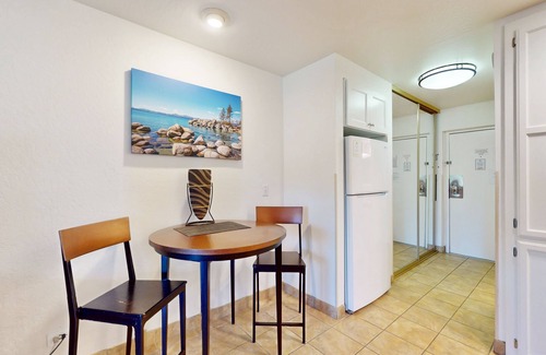 South Lake Tahoe Apartment | Amazing amenities, pool views, and a privileged location near Heavenly await