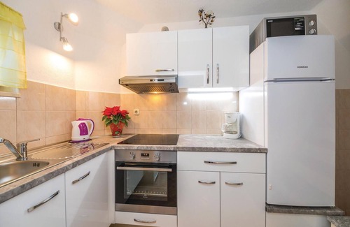 Kastel Kambelovac Apartment | Amazing apartment in Kastel Kambelovac