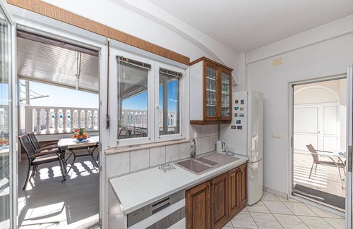 Kastel Kambelovac Apartment | Amazing apartment in Kastel Kambelovac