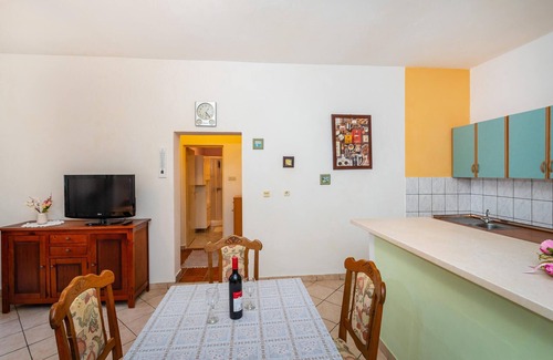 Maslenica Apartment | Amazing apartment in Jasenice with WiFi