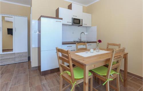 Kastel Stari Apartment | Amazing Apartment In Kastel Stari