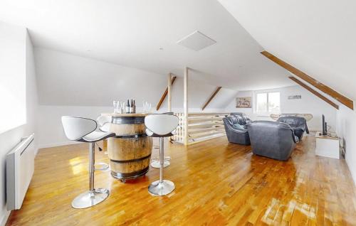 Kerlouan House | Amazing Apartment In Kerlouan With Wifi