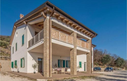 Cinto Euganeo Apartment | Amazing Apartment In Valnogaredo Pd