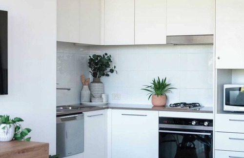 Newcastle Apartment | Amazing Apartment - No Platform Fees - Free Wi-fi