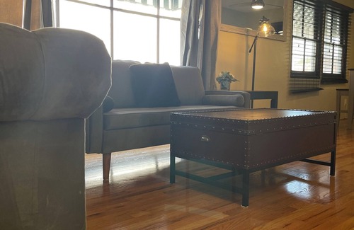 East Village Apartment | Amazing apartment with AC in vibrant Long Beach